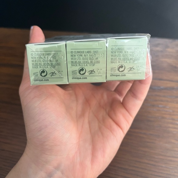 Clinique Radical Dark Spot Corrector Set .34oz/10ml - Picture 3 of 4